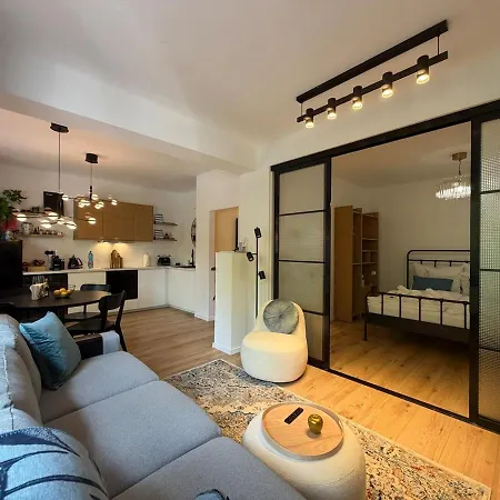 Apartament Blumental Church, Center